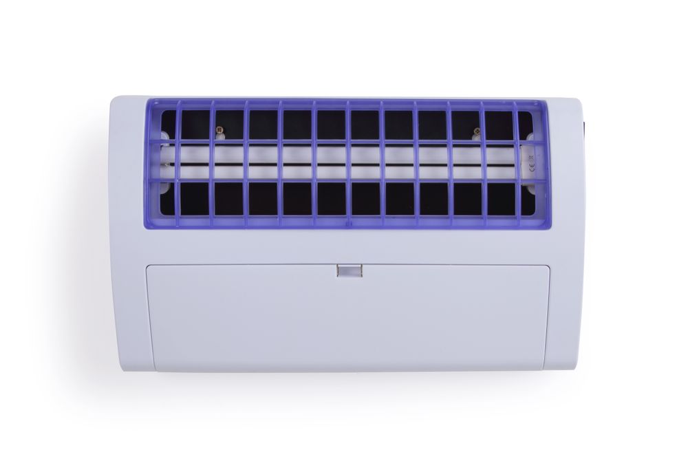 Insektenvernichter mit Klebeplatten 120 m²  230V/36W 540x80x(H)281mm